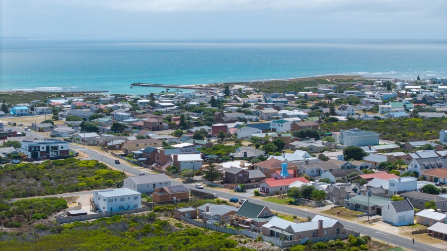 5 Bedroom Property for Sale in Struisbaai Western Cape